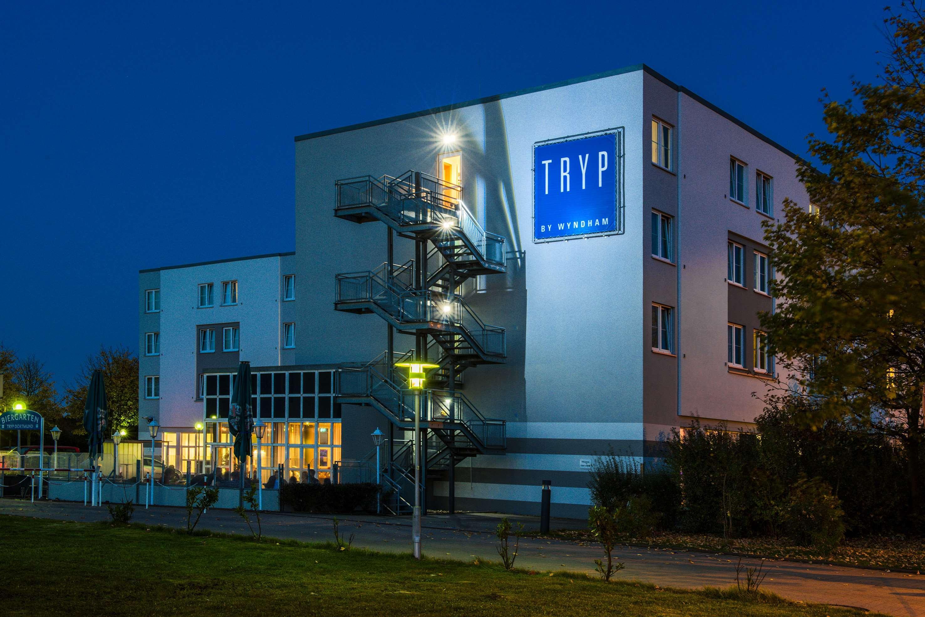 Courtyard By Marriott Dortmund Hotel Exterior photo