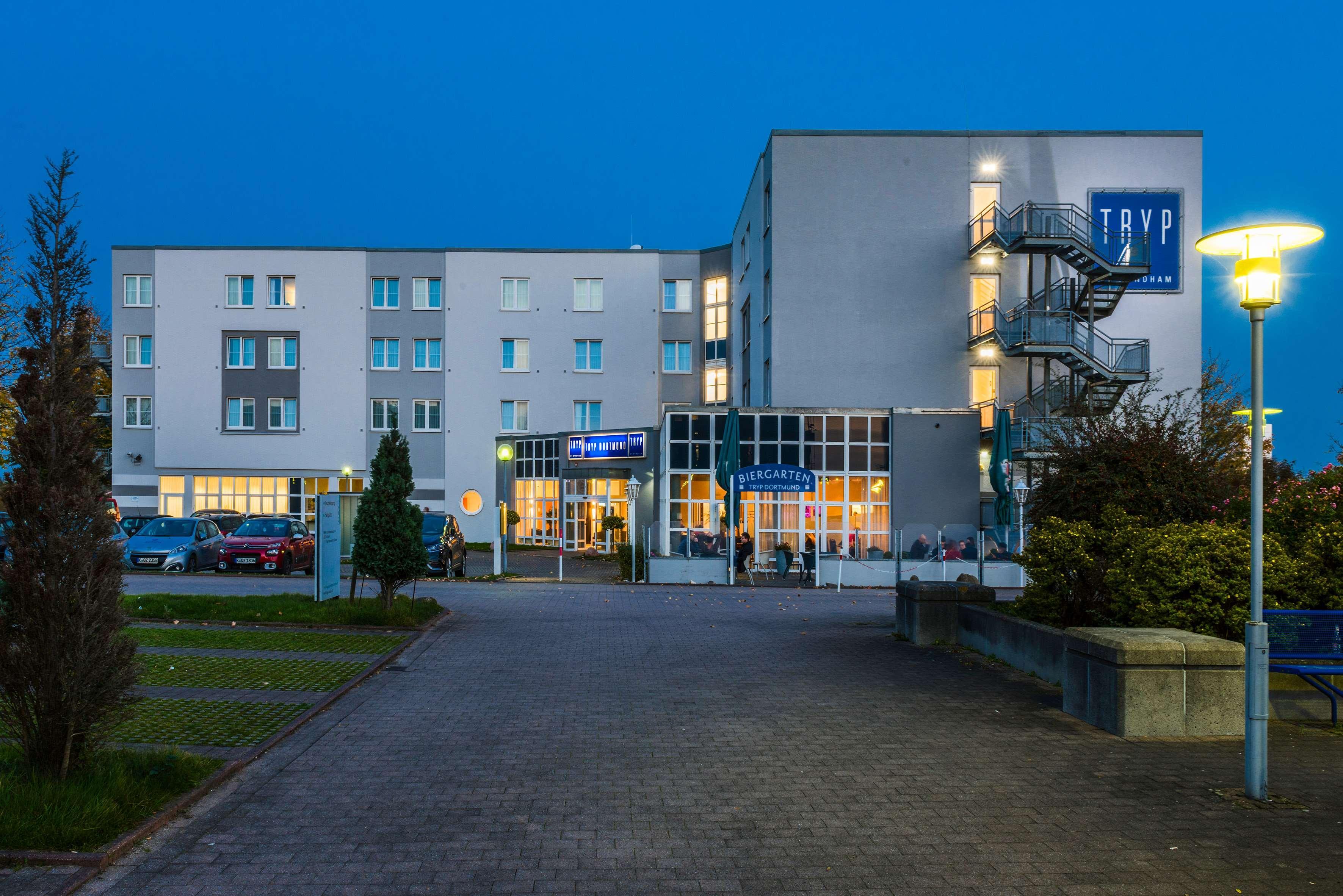 Courtyard By Marriott Dortmund Hotel Exterior photo