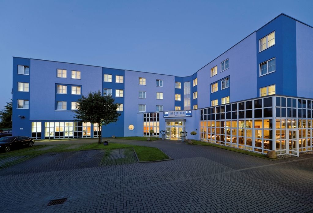 Courtyard By Marriott Dortmund Hotel Exterior photo